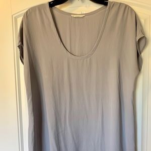LUSH // Nordstrom grey shirt sleeved shirt